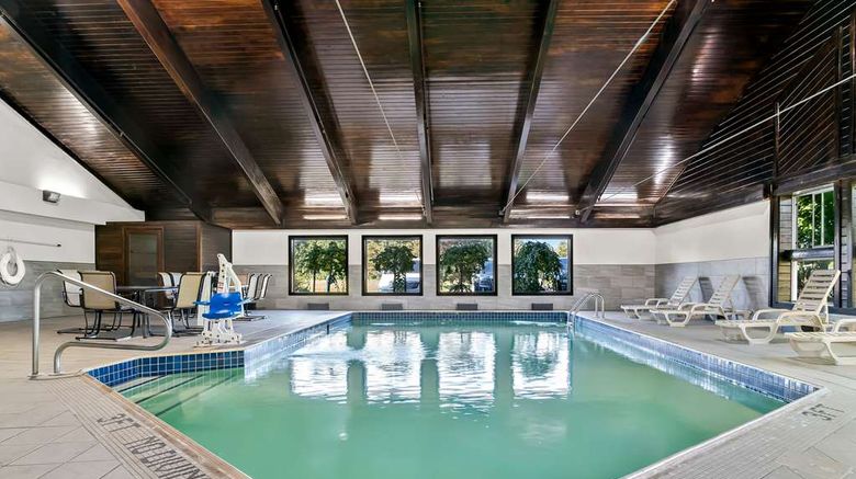 <b>Best Western Plus Airport Inn & Suites Pool</b>. Images powered by <a href="https://iceportal.shijigroup.com/" title="IcePortal" target="_blank">IcePortal</a>.