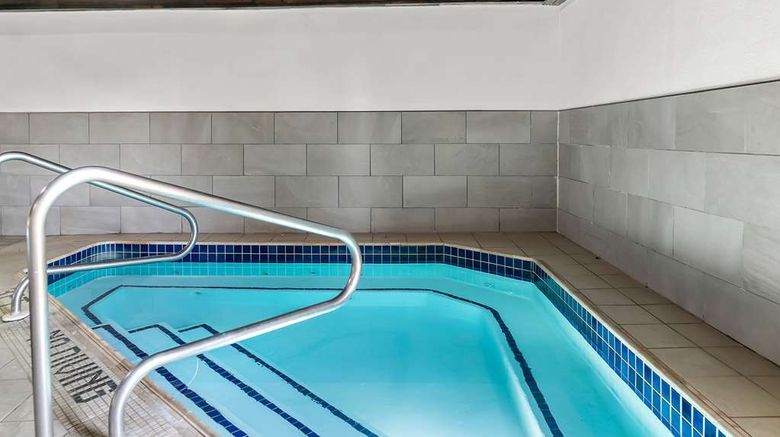 <b>Best Western Plus Airport Inn & Suites Pool</b>. Images powered by <a href="https://iceportal.shijigroup.com/" title="IcePortal" target="_blank">IcePortal</a>.