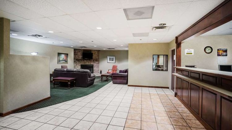 Baymont Inn & Suites Johnson City Lobby