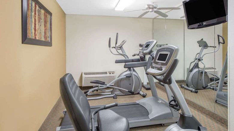<b>Baymont Inn & Suites Litchfield Health</b>. Images powered by <a href="https://iceportal.shijigroup.com/" title="IcePortal" target="_blank">IcePortal</a>.