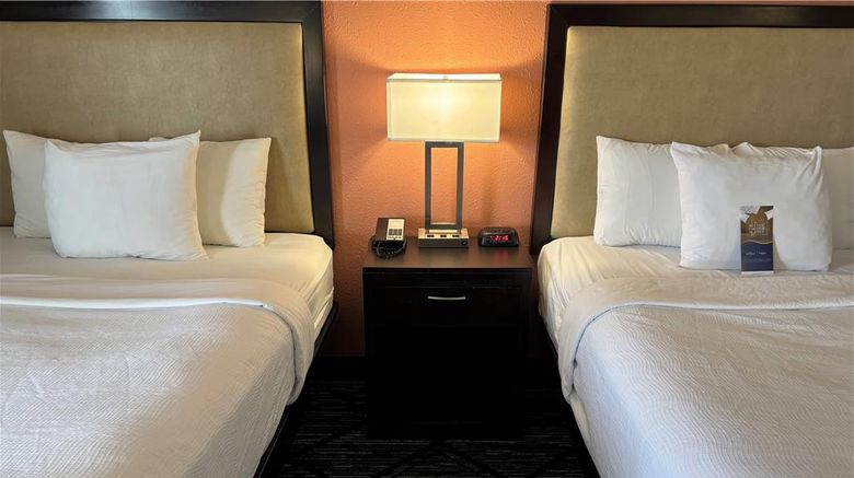 <b>Baymont Inn & Suites Litchfield Room</b>. Images powered by <a href="https://iceportal.shijigroup.com/" title="IcePortal" target="_blank">IcePortal</a>.
