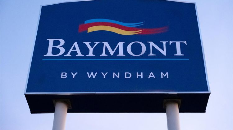 Baymont Inn & Suites Greensburg Exterior
