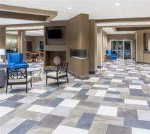 Baymont Inn & Suites Grand Forks Lobby