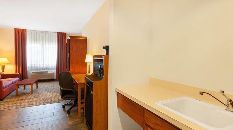 Baymont Inn & Suites Chelsea Suite