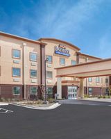 Baymont Inn & Suites Midland Center