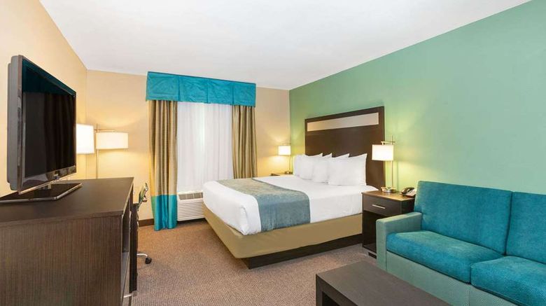 <b>Baymont Inn & Suites Midland Center Suite</b>. Images powered by <a href="https://iceportal.shijigroup.com/" title="IcePortal" target="_blank">IcePortal</a>.