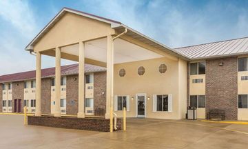 Baymont Inn & Suites Bowling Green