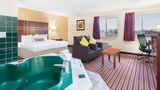 Baymont Inn & Suites Bowling Green Room