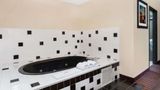 Baymont Inn & Suites Bowling Green Room
