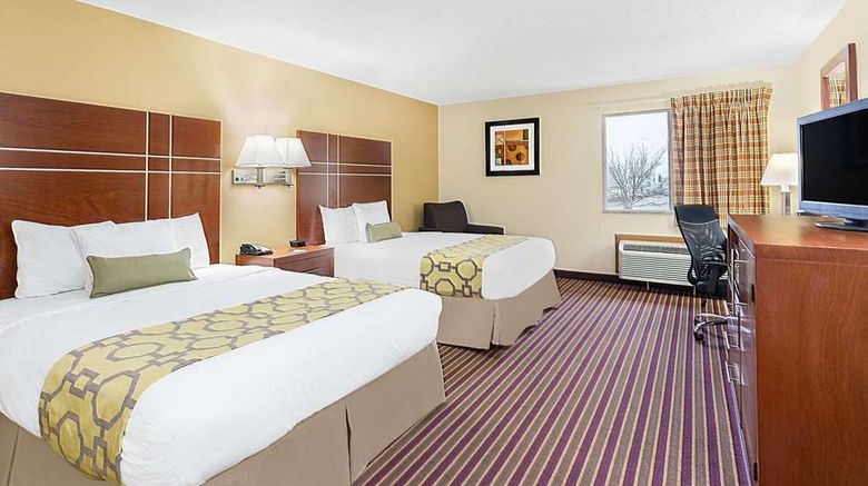 <b>Baymont Inn & Suites Bowling Green Room</b>. Images powered by <a href="https://iceportal.shijigroup.com/" title="IcePortal" target="_blank">IcePortal</a>.