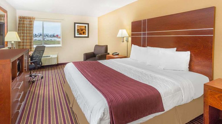 <b>Baymont Inn & Suites Bowling Green Room</b>. Images powered by <a href="https://iceportal.shijigroup.com/" title="IcePortal" target="_blank">IcePortal</a>.