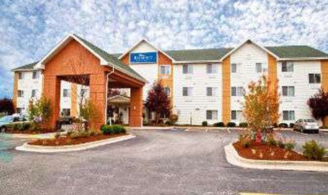 Baymont Inn & Suites Gurnee Exterior