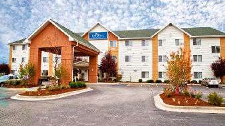 Baymont Inn & Suites Gurnee Exterior