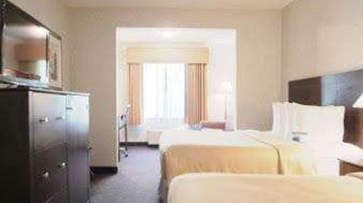 Baymont Inn & Suites Gurnee Room