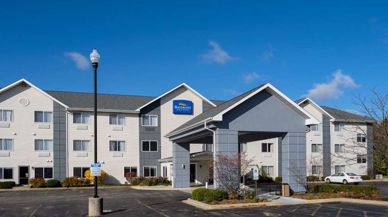 <b>Baymont Inn & Suites Gurnee Exterior</b>. Images powered by <a href="https://iceportal.shijigroup.com/" title="IcePortal" target="_blank">IcePortal</a>.