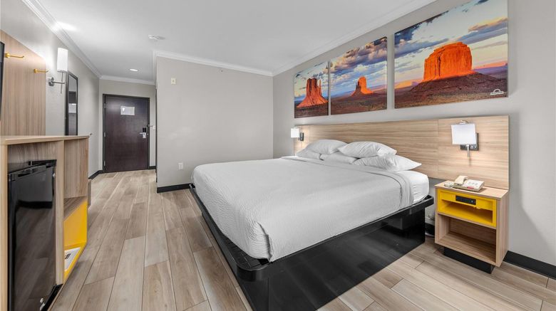 <b>Days Inn Salado Room</b>. Images powered by <a href="https://iceportal.shijigroup.com/" title="IcePortal" target="_blank">IcePortal</a>.
