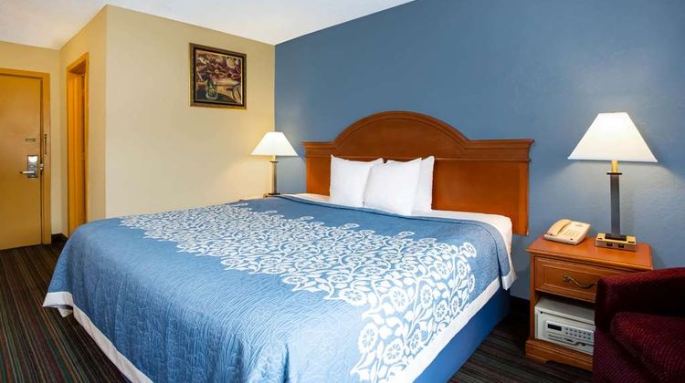 Days Inn Runnemede Philadelphia Area Room