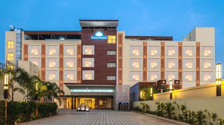 Days Hotel Chennai OMR Exterior