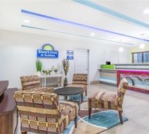Days Inn & Suites Madisonville Lobby