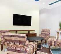 Days Inn & Suites Madisonville Lobby