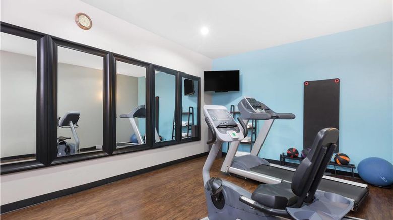 <b>Days Inn & Suites Madisonville Health</b>. Images powered by <a href="https://iceportal.shijigroup.com/" title="IcePortal" target="_blank">IcePortal</a>.