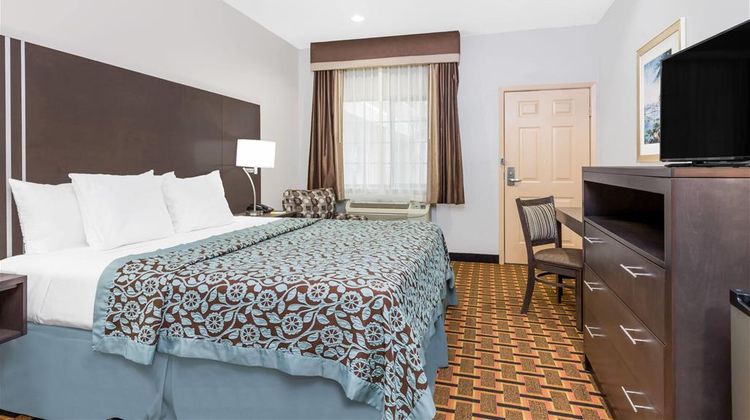 Days Inn & Suites Madisonville Room