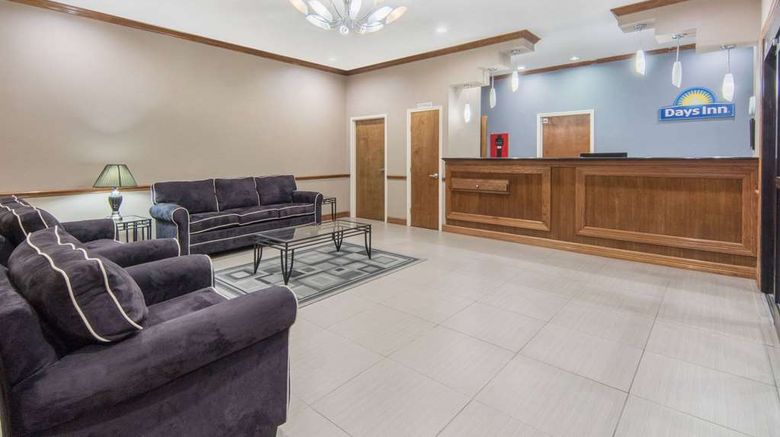 <b>Days Inn Baytown East Lobby</b>. Images powered by <a href="https://iceportal.shijigroup.com/" title="IcePortal" target="_blank">IcePortal</a>.