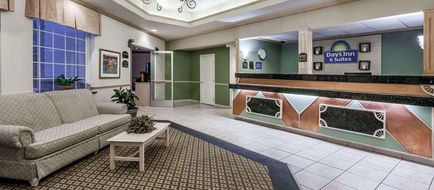 Days Inn Pentwater Lobby