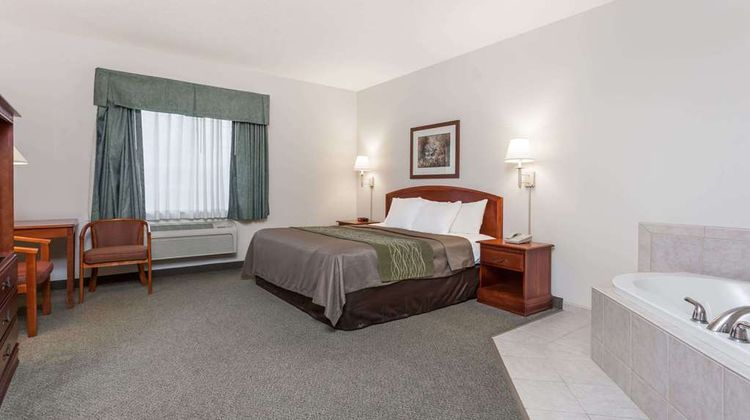 Days Inn Pentwater Suite