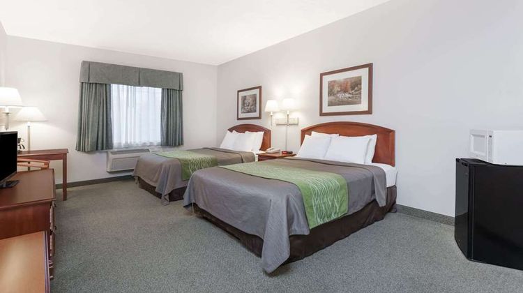 Days Inn Pentwater Room