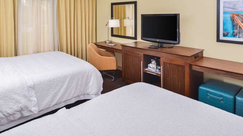 <b>Hampton Inn Vero Beach Room</b>. Images powered by <a href="https://iceportal.shijigroup.com/" title="IcePortal" target="_blank">IcePortal</a>.