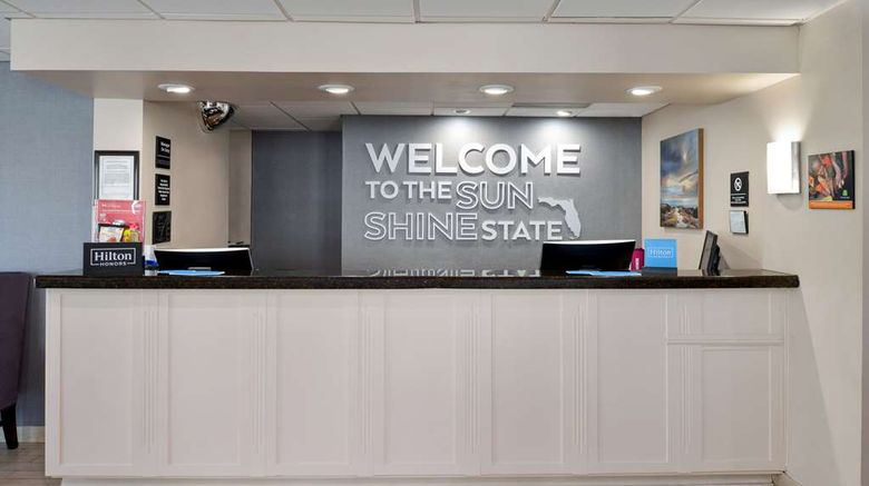 <b>Hampton Inn Vero Beach Lobby</b>. Images powered by <a href="https://iceportal.shijigroup.com/" title="IcePortal" target="_blank">IcePortal</a>.