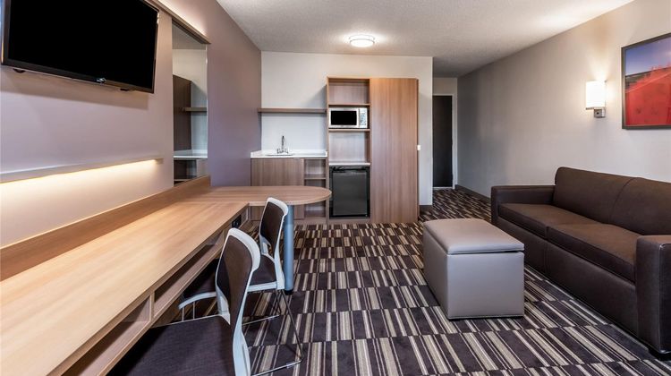 Microtel Inn & Suites Beaver Falls Suite
