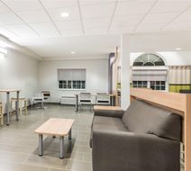 Microtel Inn & Suites Beaver Falls Lobby