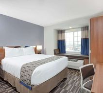 Microtel Inn & Suites Philadelphia Arpt Room
