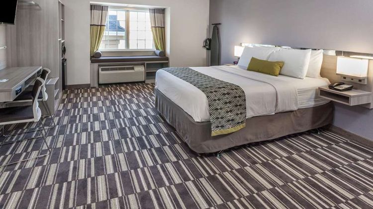 Microtel Inn & Suites West Fargo Room