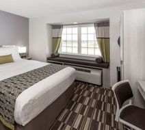 Microtel Inn & Suites West Fargo Room