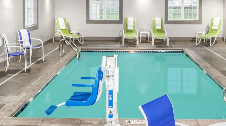 Microtel Inn & Suites West Fargo Pool
