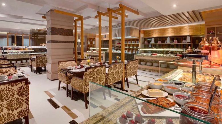 <b>Ramada Hotel & Suites Amwaj Islands Restaurant</b>. Images powered by <a href="https://iceportal.shijigroup.com/" title="IcePortal" target="_blank">IcePortal</a>.
