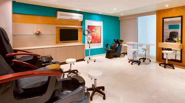 <b>Ramada Hotel & Suites Amwaj Islands Spa</b>. Images powered by <a href="https://iceportal.shijigroup.com/" title="IcePortal" target="_blank">IcePortal</a>.