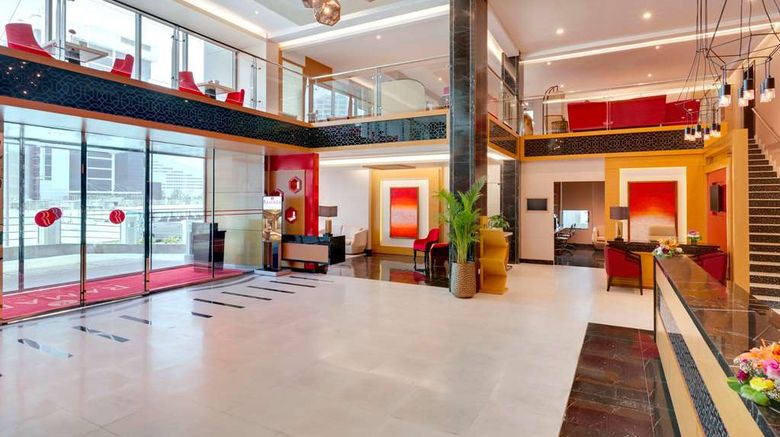 <b>Ramada Hotel & Suites Amwaj Islands Lobby</b>. Images powered by <a href="https://iceportal.shijigroup.com/" title="IcePortal" target="_blank">IcePortal</a>.