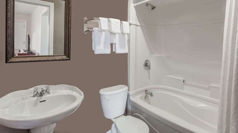 <b>Super 8 Kirkland Lake Room</b>. Images powered by <a href="https://iceportal.shijigroup.com/" title="IcePortal" target="_blank">IcePortal</a>.
