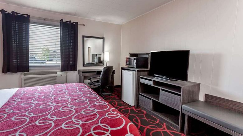 <b>Super 8 Kirkland Lake Room</b>. Images powered by <a href="https://iceportal.shijigroup.com/" title="IcePortal" target="_blank">IcePortal</a>.