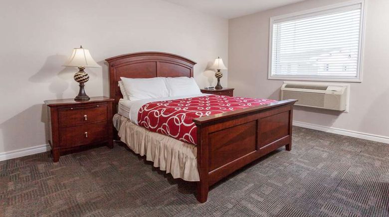 <b>Super 8 Kirkland Lake Room</b>. Images powered by <a href="https://iceportal.shijigroup.com/" title="IcePortal" target="_blank">IcePortal</a>.