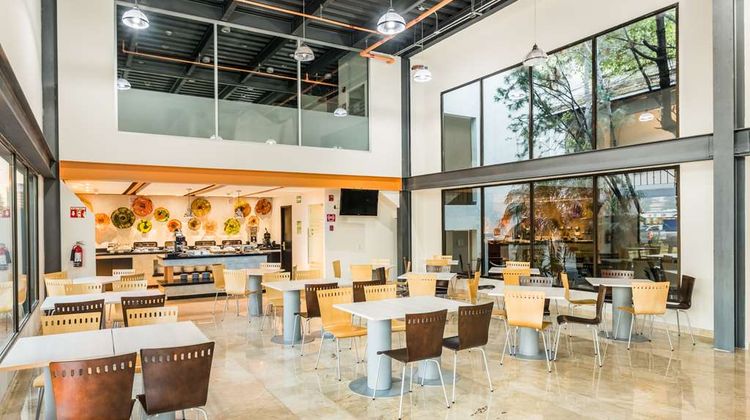 Wyndham Garden Guadalajara Expo Restaurant