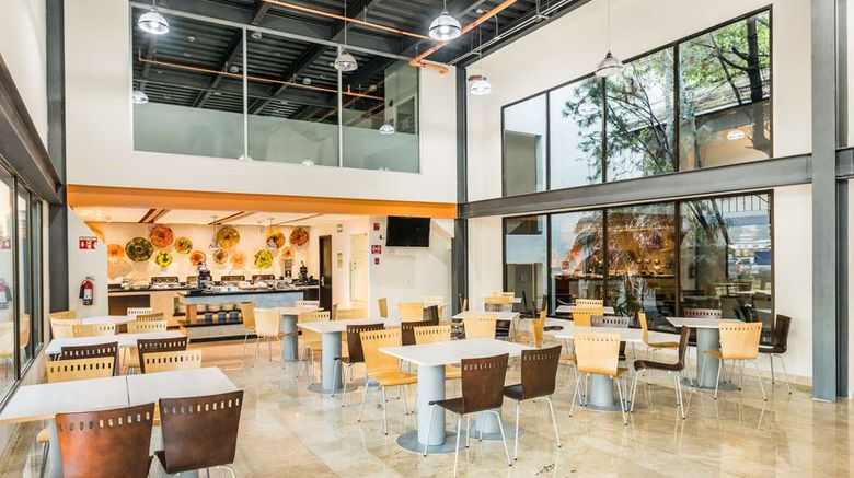 <b>Wyndham Garden Guadalajara Expo Restaurant</b>. Images powered by <a href="https://iceportal.shijigroup.com/" title="IcePortal" target="_blank">IcePortal</a>.