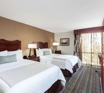 Wyndham Visalia Room