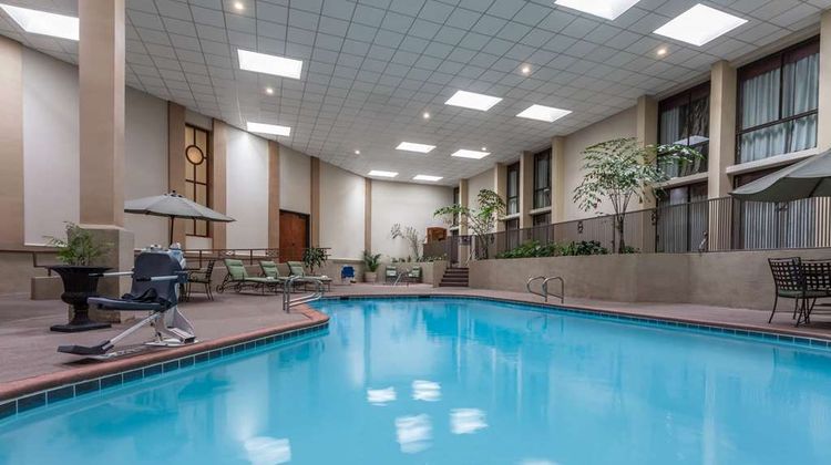 Wyndham Visalia Pool