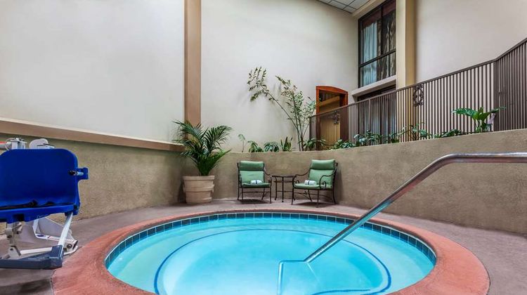 Wyndham Visalia Pool