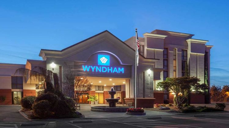Wyndham Visalia Exterior